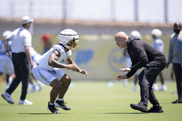 Los Angeles Chargers running back Omarion Hampton, front left, drills during the NFL football team's rookie camp Friday, May 9, 2025, in El Segundo, Calif. (AP Photo/Carrie Giordano)