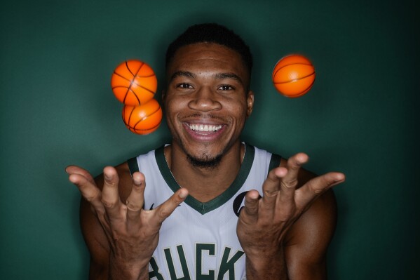 Antetokounmpo praises Lillard acquisition and says he wants to be a Buck  'as long as we're winning