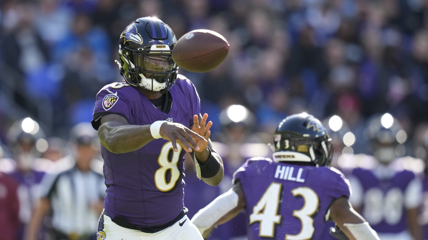 Lamar Jackson mania: How the captivating quarterback has re-energized the  Ravens fan base near and far – Baltimore Sun