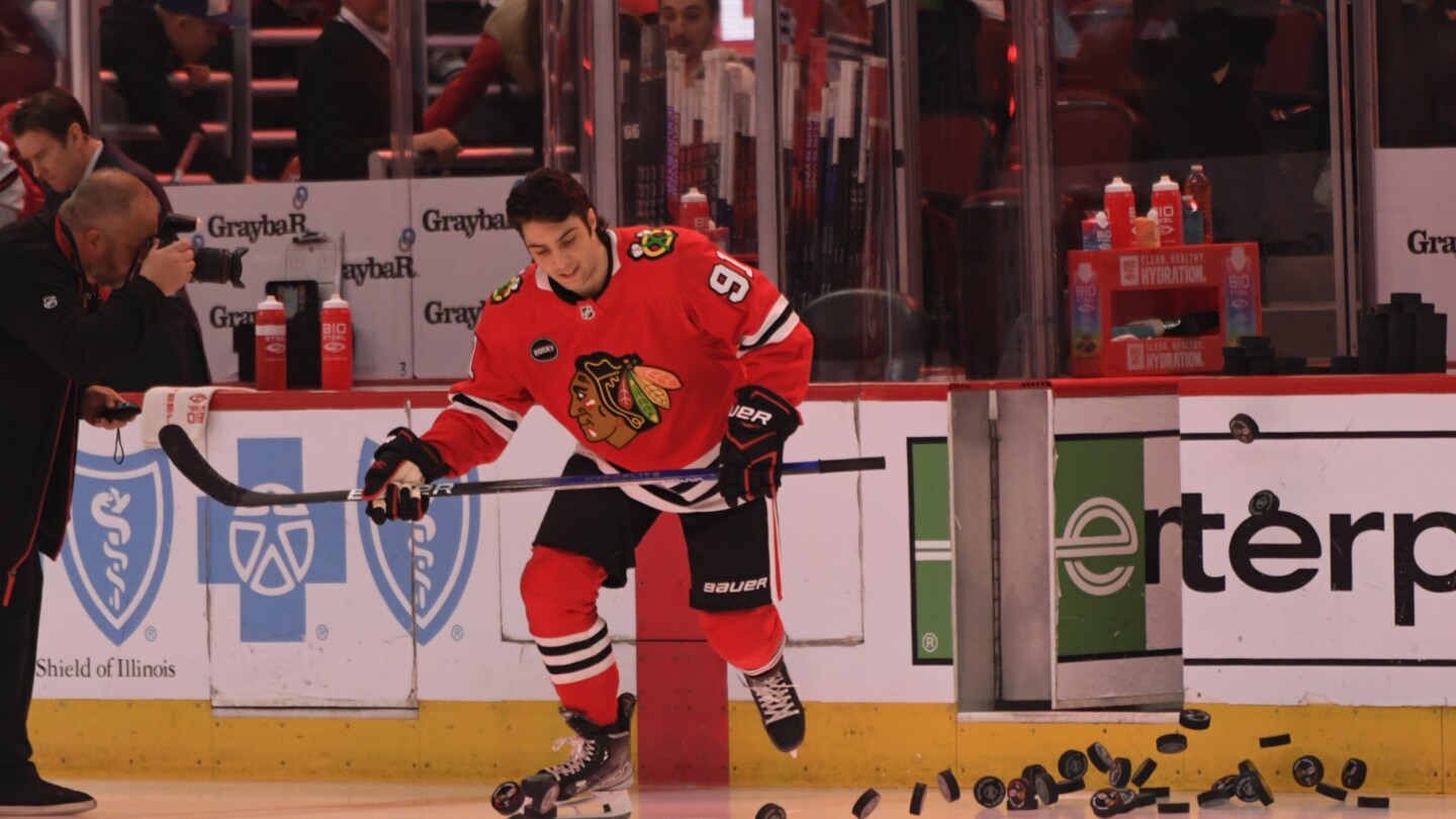 Франк Назар дебютира в НХЛ с Чикаго Блекхоукс