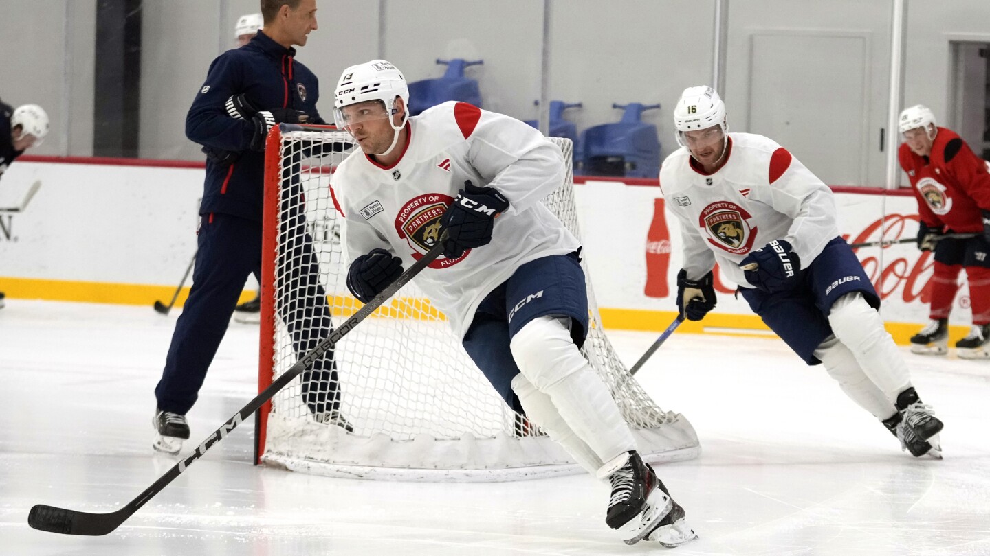 Carter Verhaeghe Signs Eight-Year Extension with Panthers