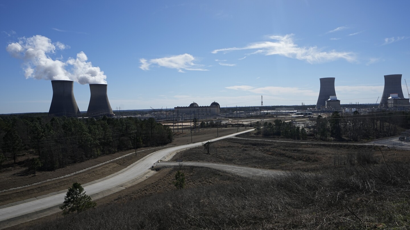 АТЛАНТА AP — Вторият от двата нови ядрени реактора в