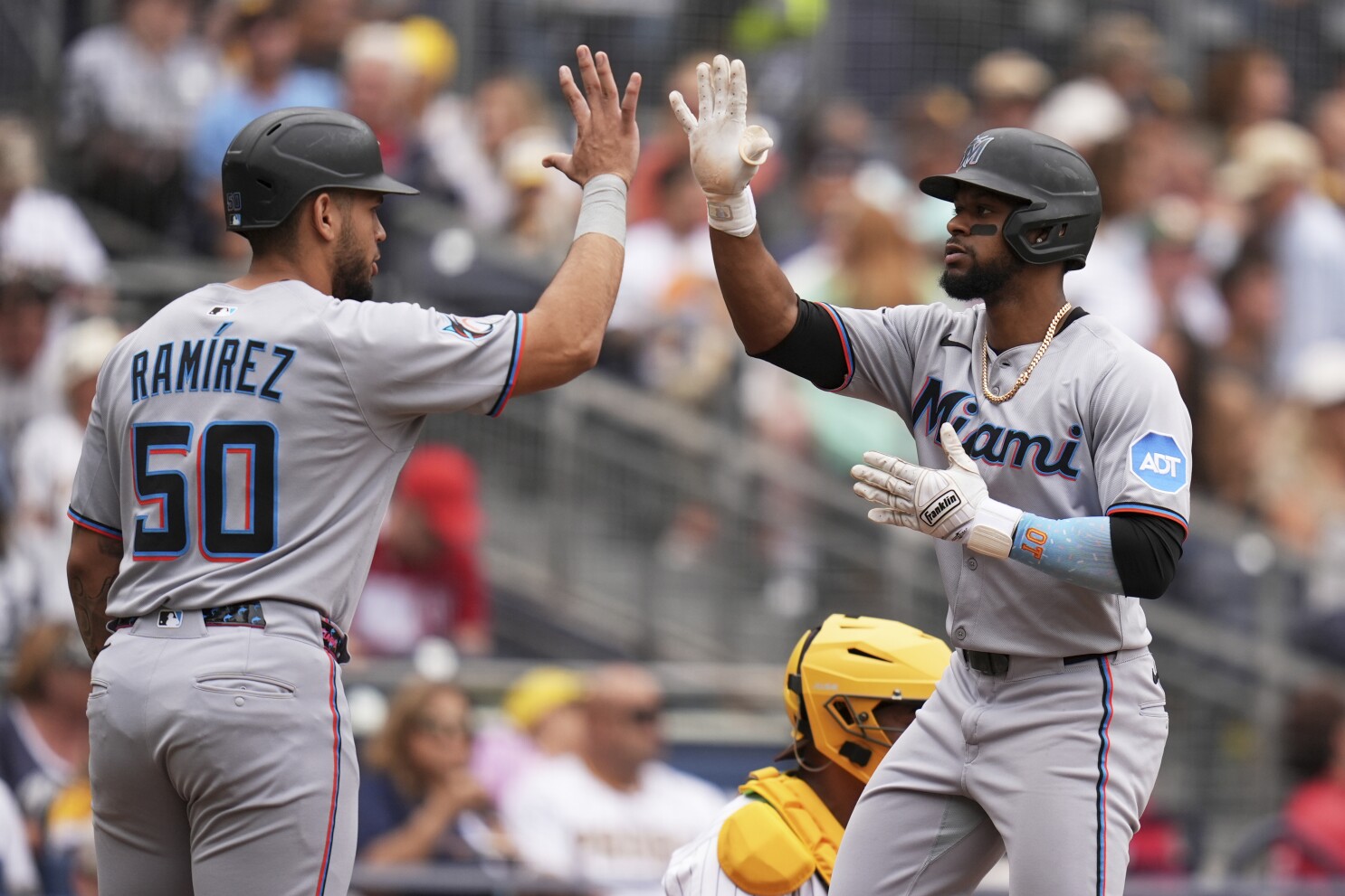Ramírez homers, drives in 4 including go-ahead runs in Miami's 10-8 win over Padres