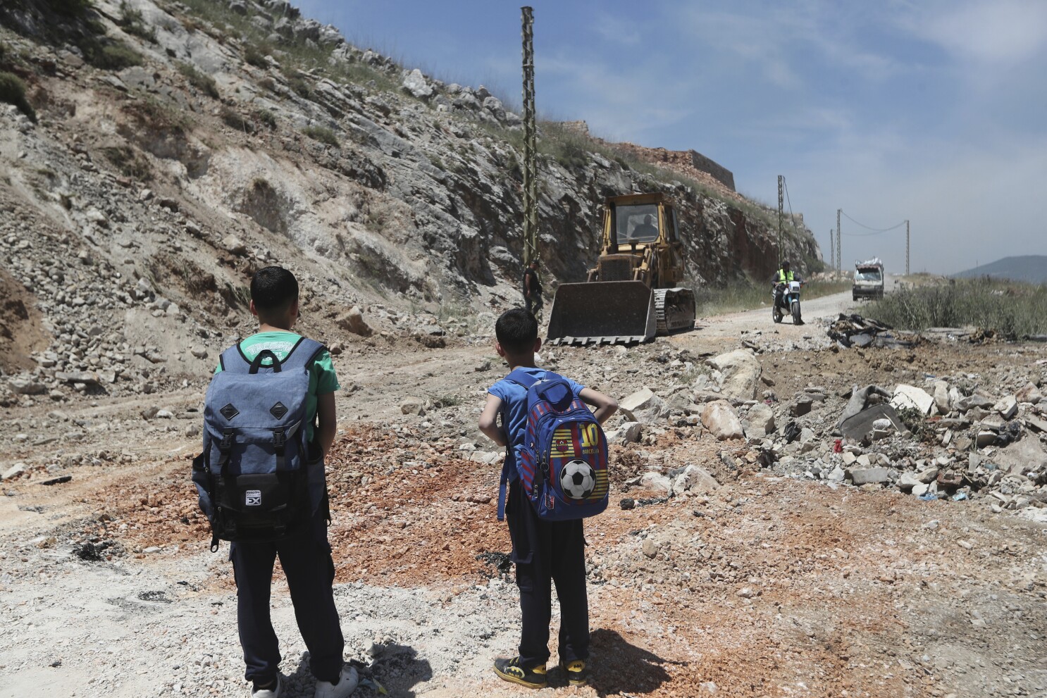 At least 1 killed in Israeli airstrikes on southern Lebanon