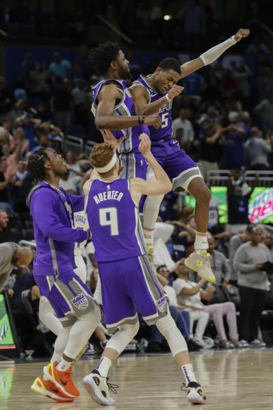 De'Aaron Fox Diagnosed With Bone Bruise, Considered Day-To-Day - Sactown  Sports