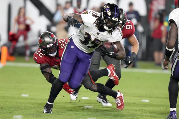 Jackson shines, Ravens beat Brady, struggling Bucs 27-22