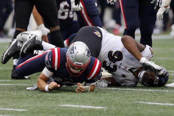 Chandler Jones snags lateral on wild final play as Las Vegas