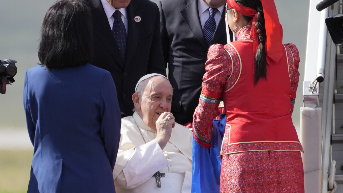 梵蒂冈与俄罗斯和中国关系紧张之际，教宗首次访问蒙古