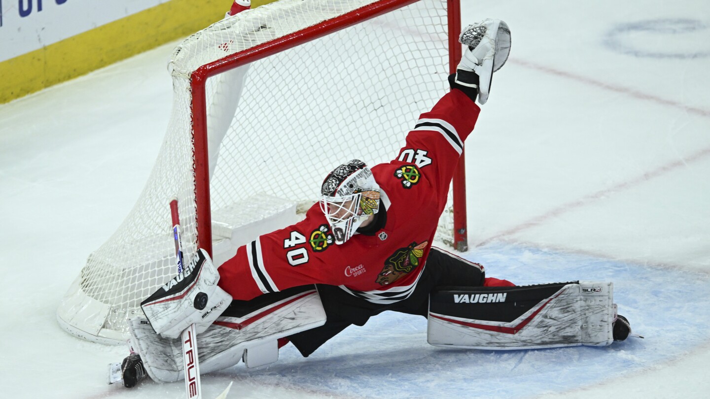 Blackhawks Overcome Canadiens to End Losing Streak
