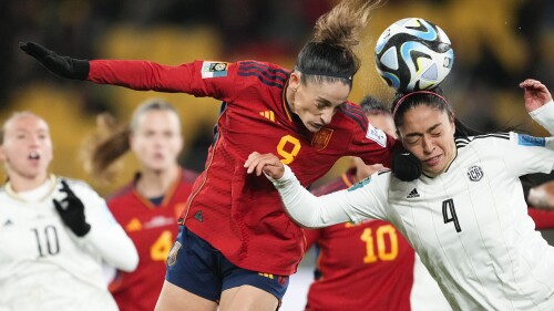 Spain's Esther Gonzalez, left, and Costa Rica's Mariana Benavides compete to head for the ball during the Women's World Cup Group C soccer match between Spain and Costa Rica in Wellington, New Zealand, Friday, July 21, 2023. (AP Photo/John Cowpland )