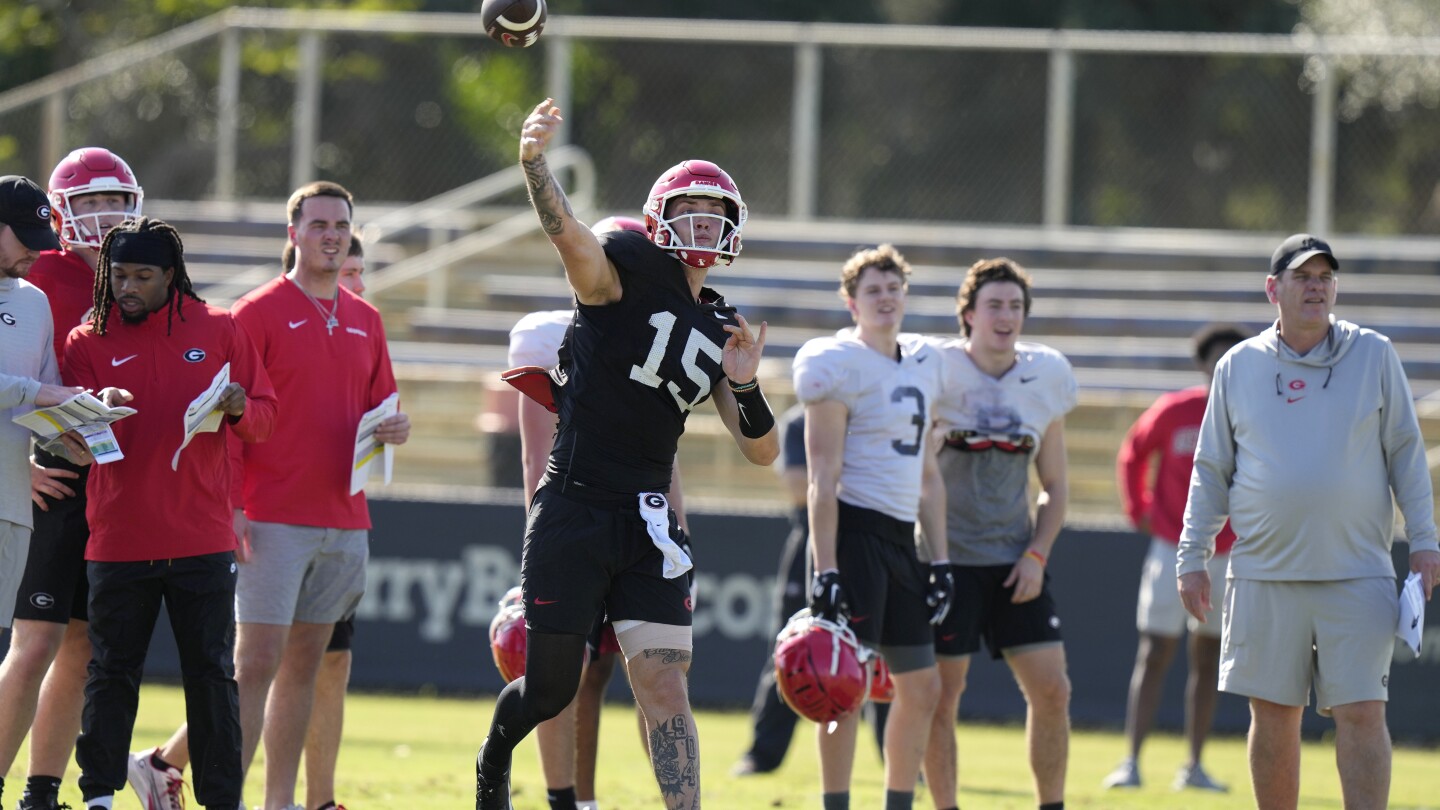 Georgia's Carson Beck details what went into his decision to return to ...