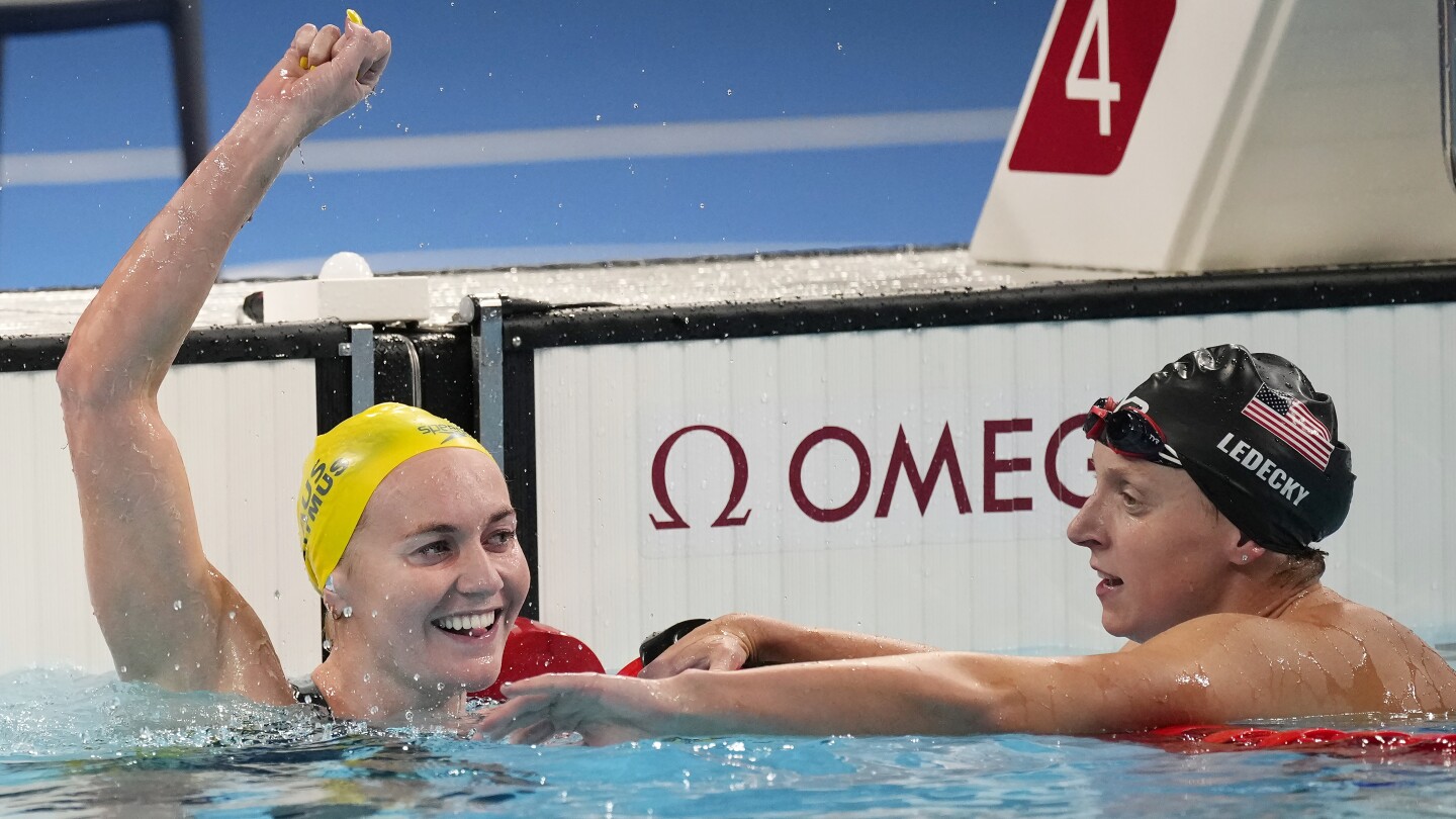 Titmus inflige mais uma derrota olímpica a Ledecky e ganha ouro nos 400 metros livres