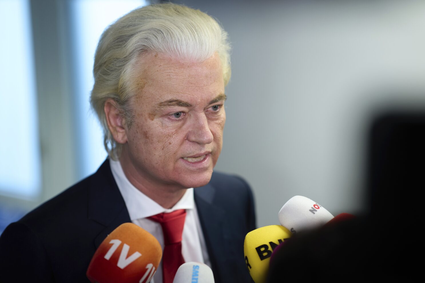 Dutch prime minister announces new elections after Wilders withdraws over migration