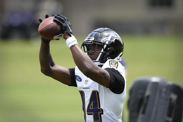 Ravens receiver Watkins moves from one contender to another