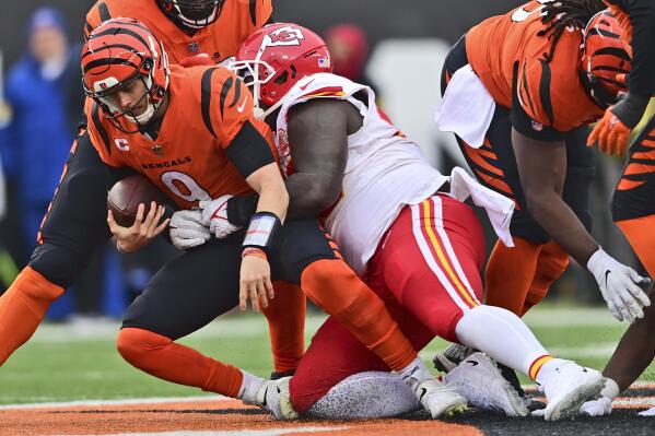 Chiefs fall from No. 1 seed with last-second loss to Bengals