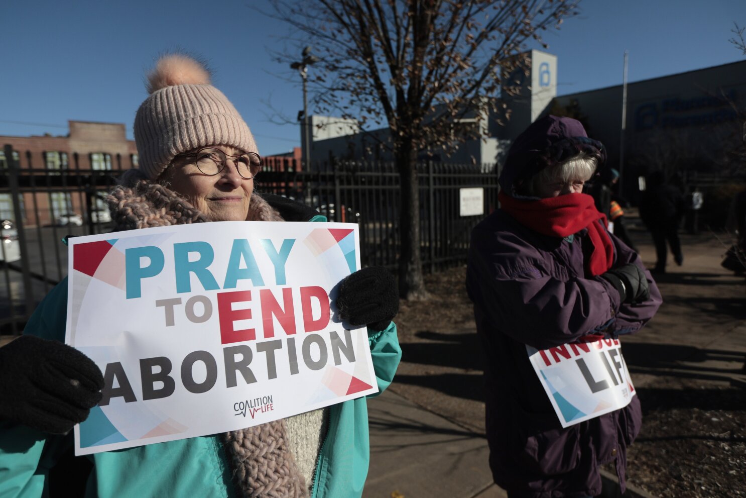 Trump administration asks judge to toss suit restricting abortion medication