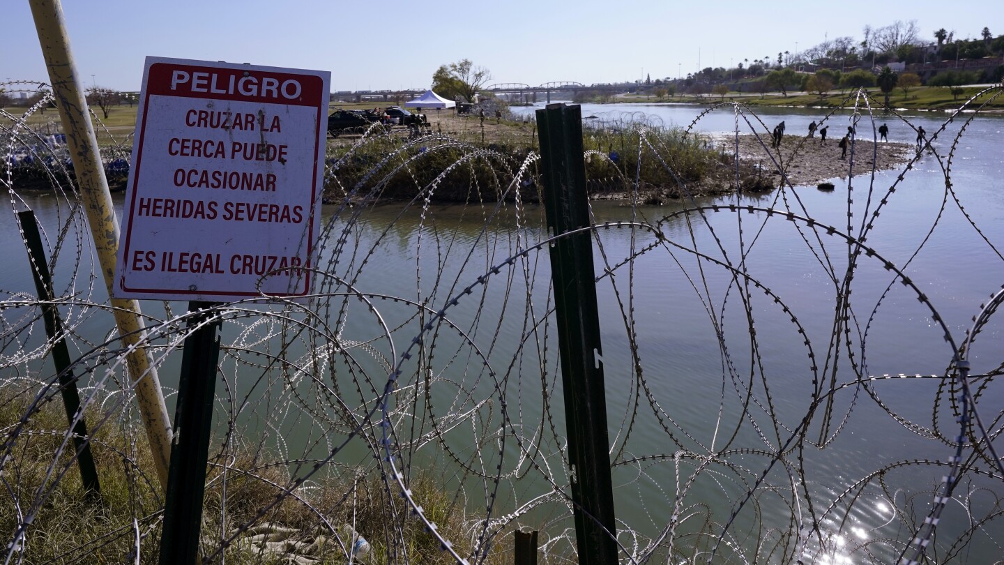 Meksikai sustiprinus vykdymą, JAV pastebimas nelegalių sienų kirtimų sumažėjimas