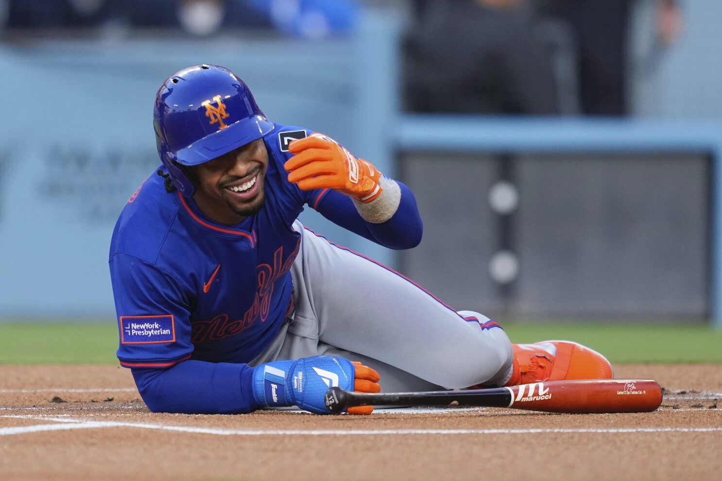 Mets' Francisco Lindor sits vs Dodgers with broken toe, not headed to the injured list just yet