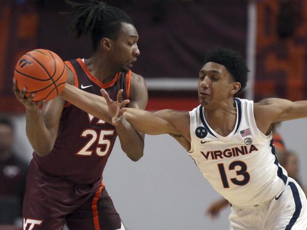 Alex Karaban beat the halftime buzzer to give UConn a 13-point