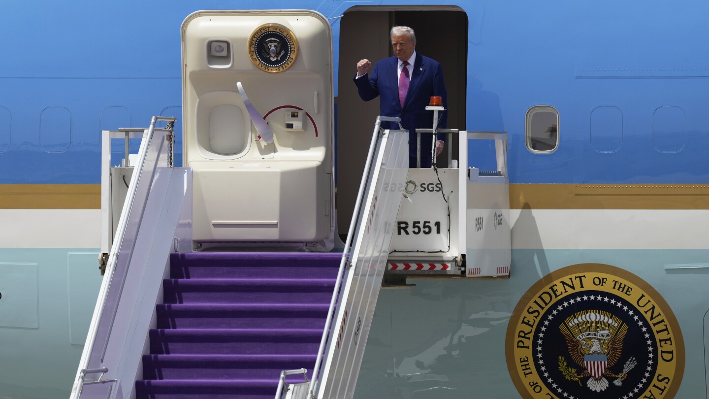 Live updates: Trump signs agreements with Saudi crown prince