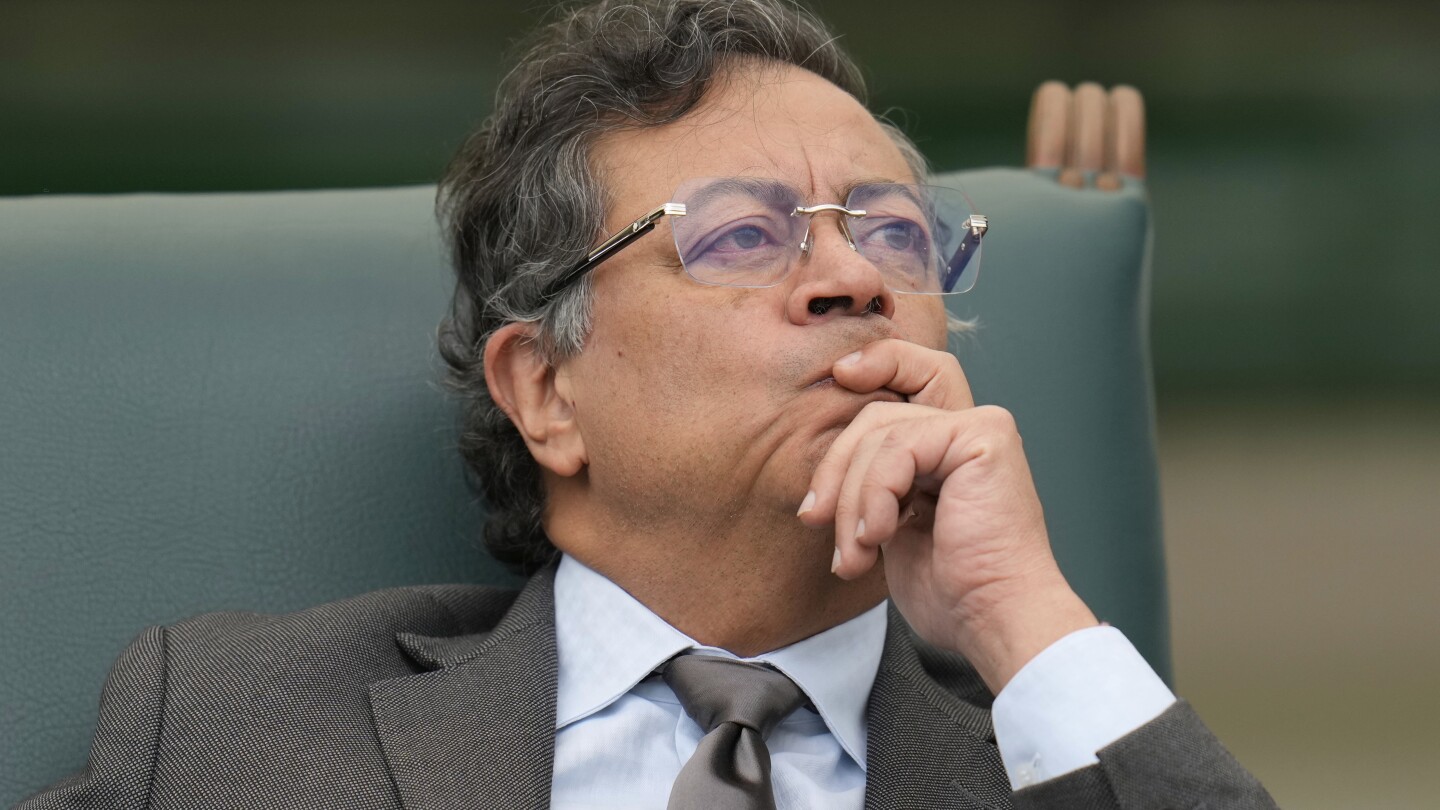 AP explica: Qual é a consulta popular anunciada na Colômbia para endossar reformas petro
