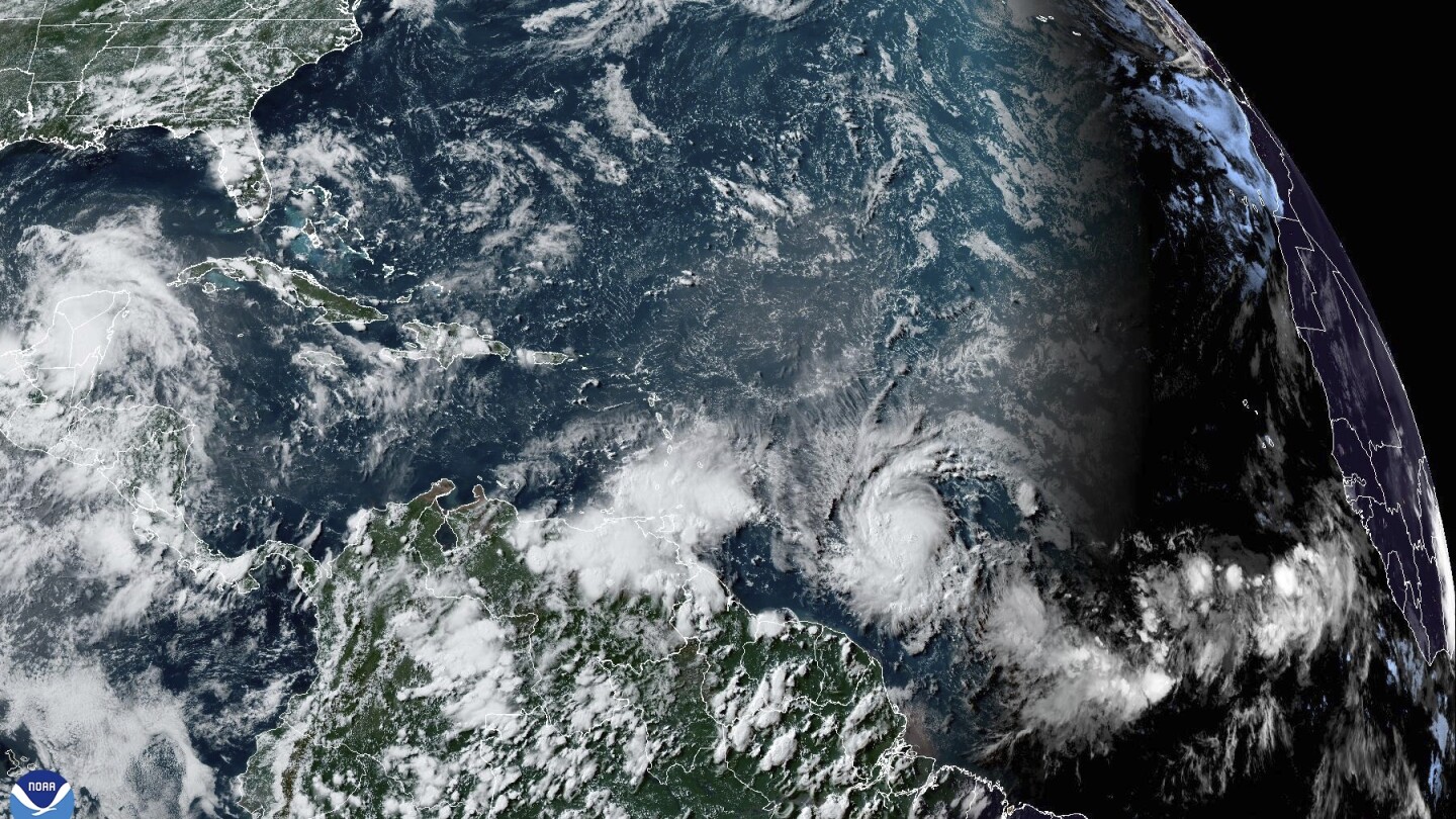 Beryl przekształca się w pierwszy w tym roku duży huragan atlantycki