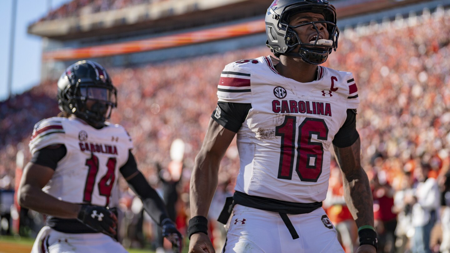 Illinois Defeats South Carolina in Citrus Bowl