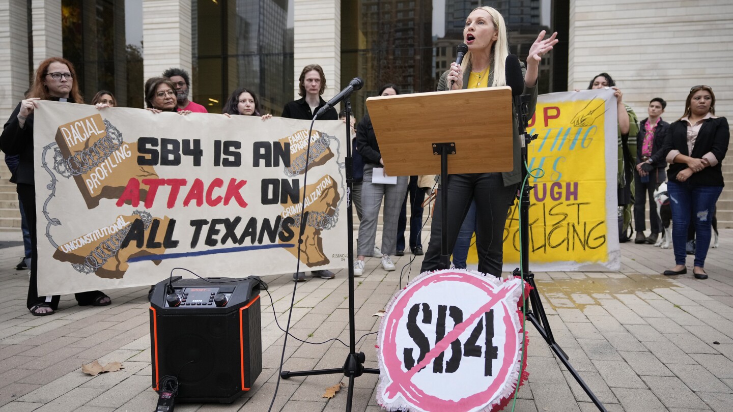 Judge expresses skepticism at Texas legislation that allows law enforcement arrest migrants for illegal entry