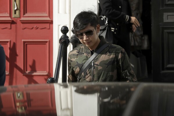 Thai soldiers guard at the office of the Attorney General as anti