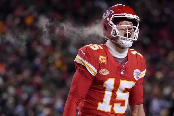 Patrick Mahomes leads Chiefs to 26-7 playoff win over Dolphins in  near-record low temps