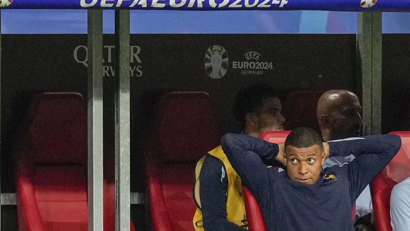 Mbappe regarde depuis le banc la France et les Pays-Bas produire leur premier match de l’Euro 2024 avec un score de 0-0.