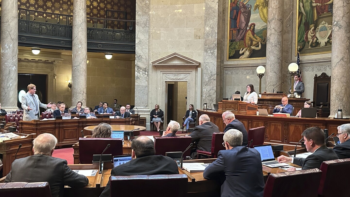 Ръководеният от Републиканската партия Сенат на Уисконсин гласува да отмени девет вета на Евърс в предимно символично действие