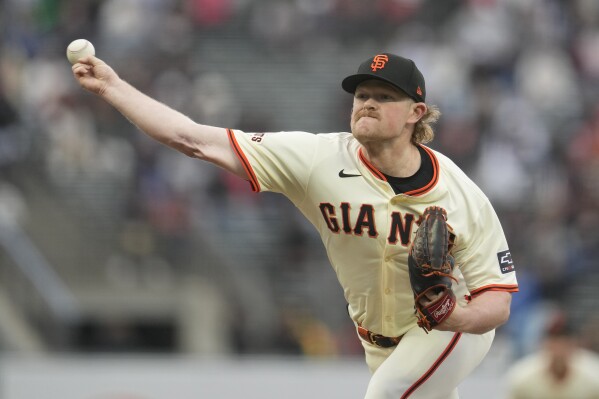 San Francisco Giants pitcher Logan Webb works against the Los Angeles Dodgers during the first inning of a baseball game in San Francisco, Wednesday, May 15, 2024. (Ǻ Photo/Jeff Chiu)