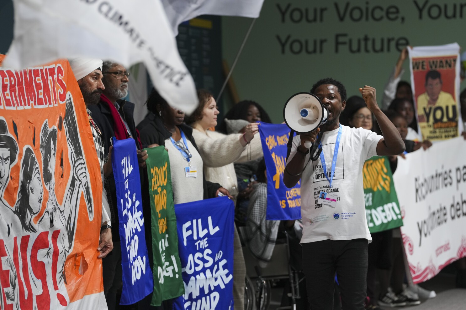 Earth's projected warming hasn't improved for 3 years. UN climate talks are still pushing