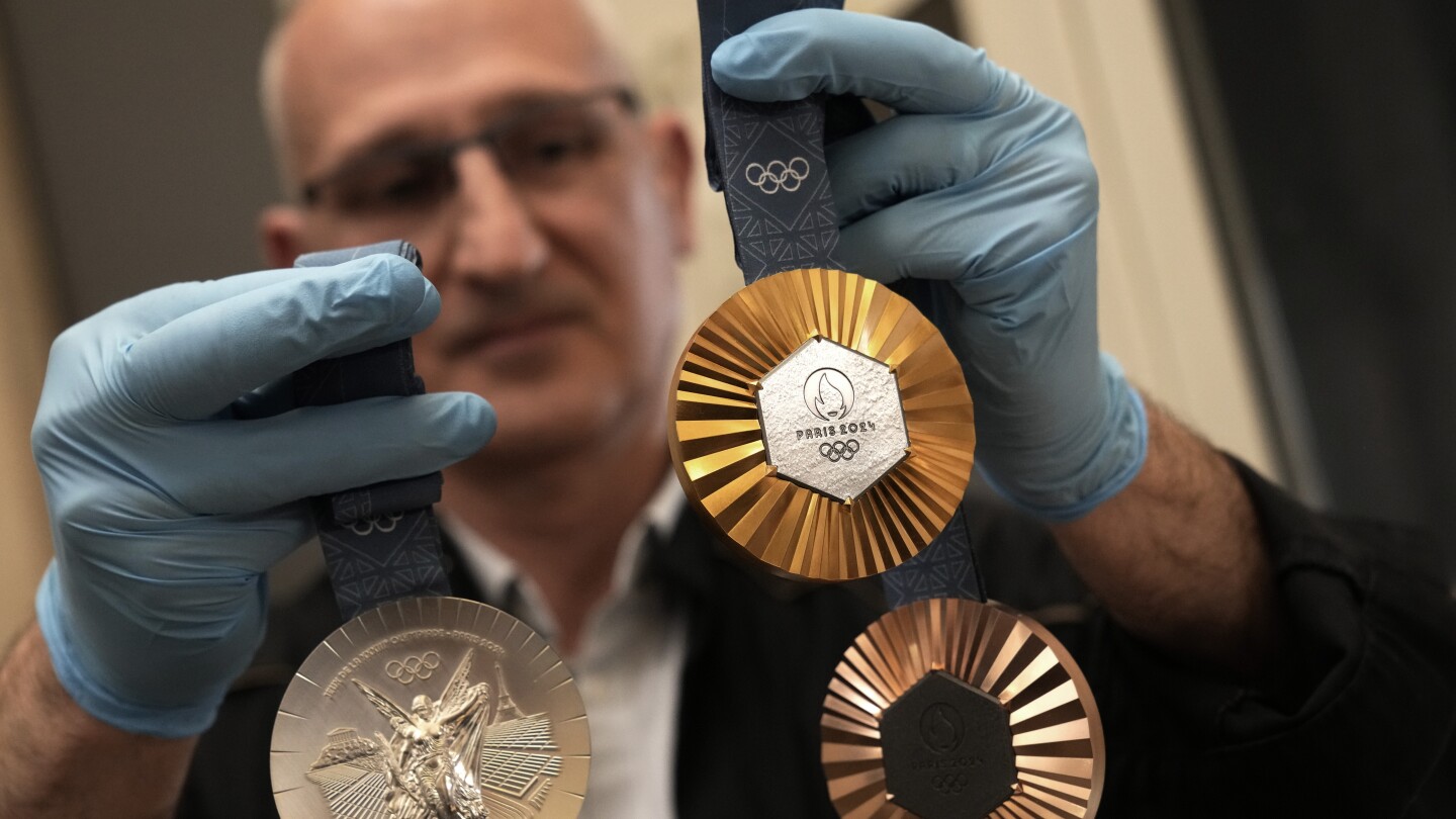 Americans are favored to top overall Olympic medal count in Paris AP News