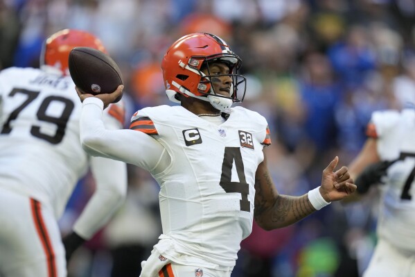 Watson leads the Browns to a pair of TDs in 33-32 preseason loss