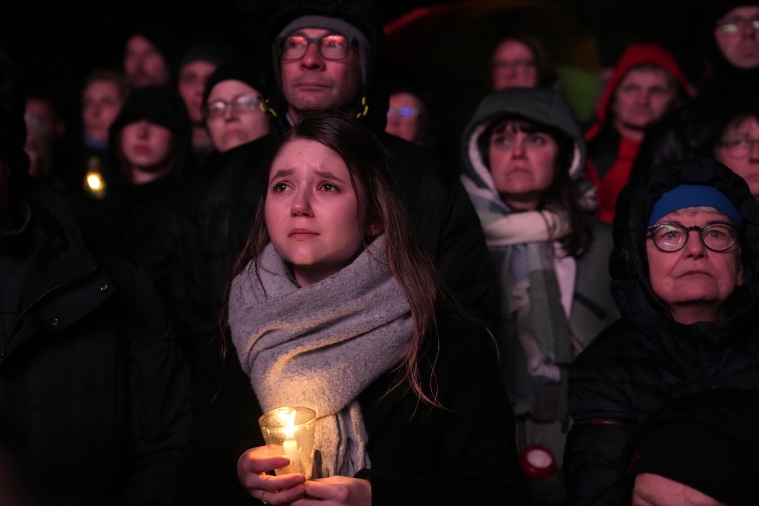 Germans mourn 5 killed, 200 injured in apparent Christmas market attack