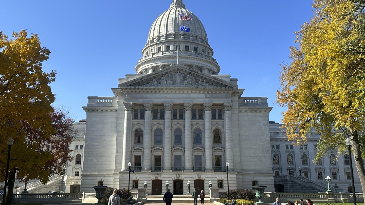 МАДИСЪН, Уисконсин (AP) — Законодателният орган на Уисконсин се надпреварваше