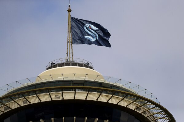 Kraken Unveil Seattle Metropolitans Stanley Cup Banner 