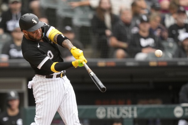 Yoan Moncada Named Gold Glove Finalist