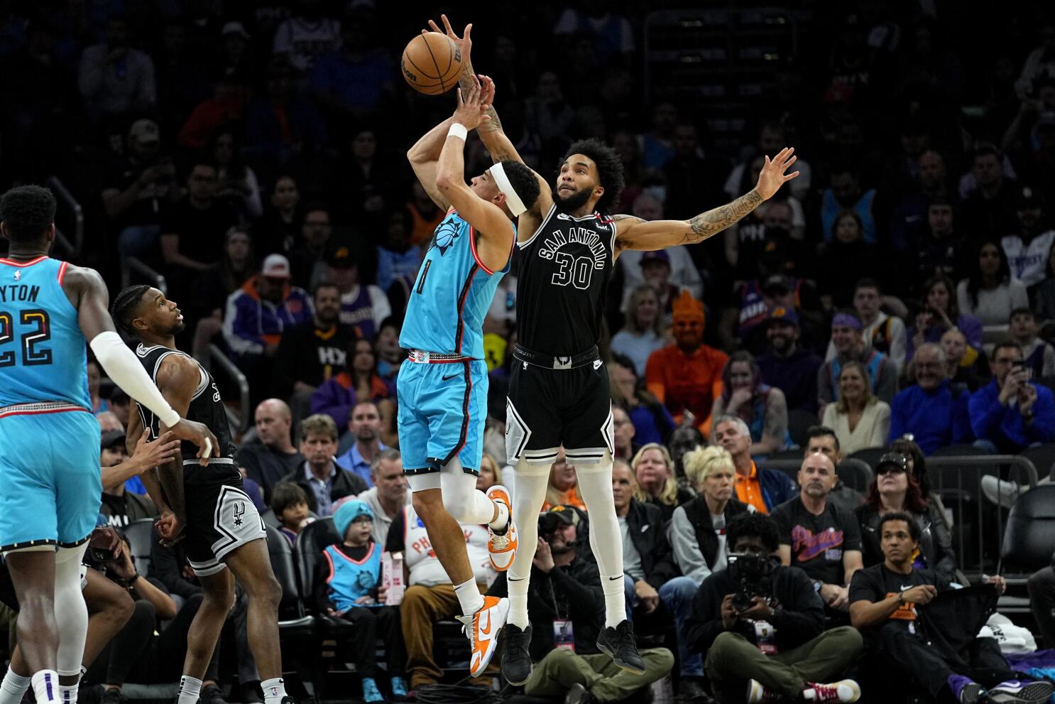 Booker scores 32, Suns eliminate Lakers from playoff race - The San Diego  Union-Tribune