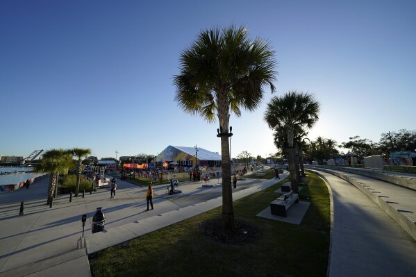 Tampa Bay makes best of Super Bowl week amid sour economy - The