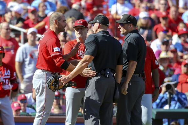 Votto ejected after 1st inning of what may be final game with Reds