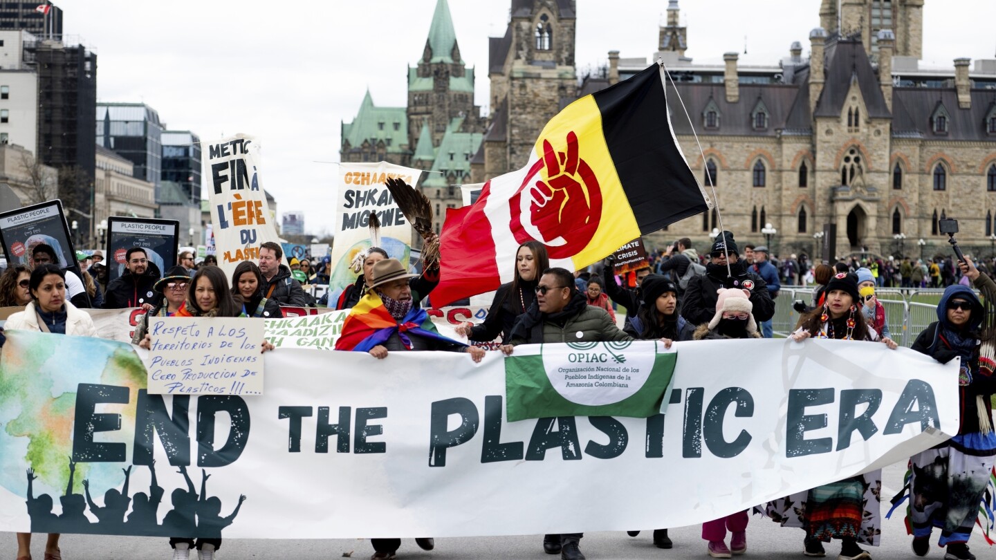Преговорите за глобален договор за пластмасово замърсяване достигнаха критична фаза в Канада