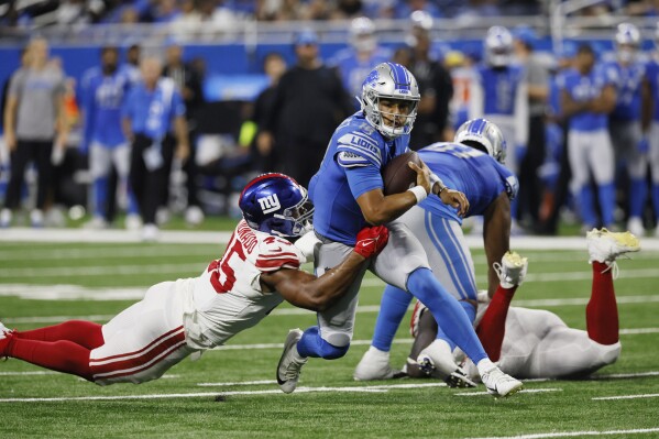 Lions beat Giants 21-16 on undrafted rookie Adrian Martinez's late QB sneak