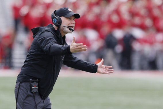 Penn State lures defensive coordinator Jim Knowles away from Ohio State