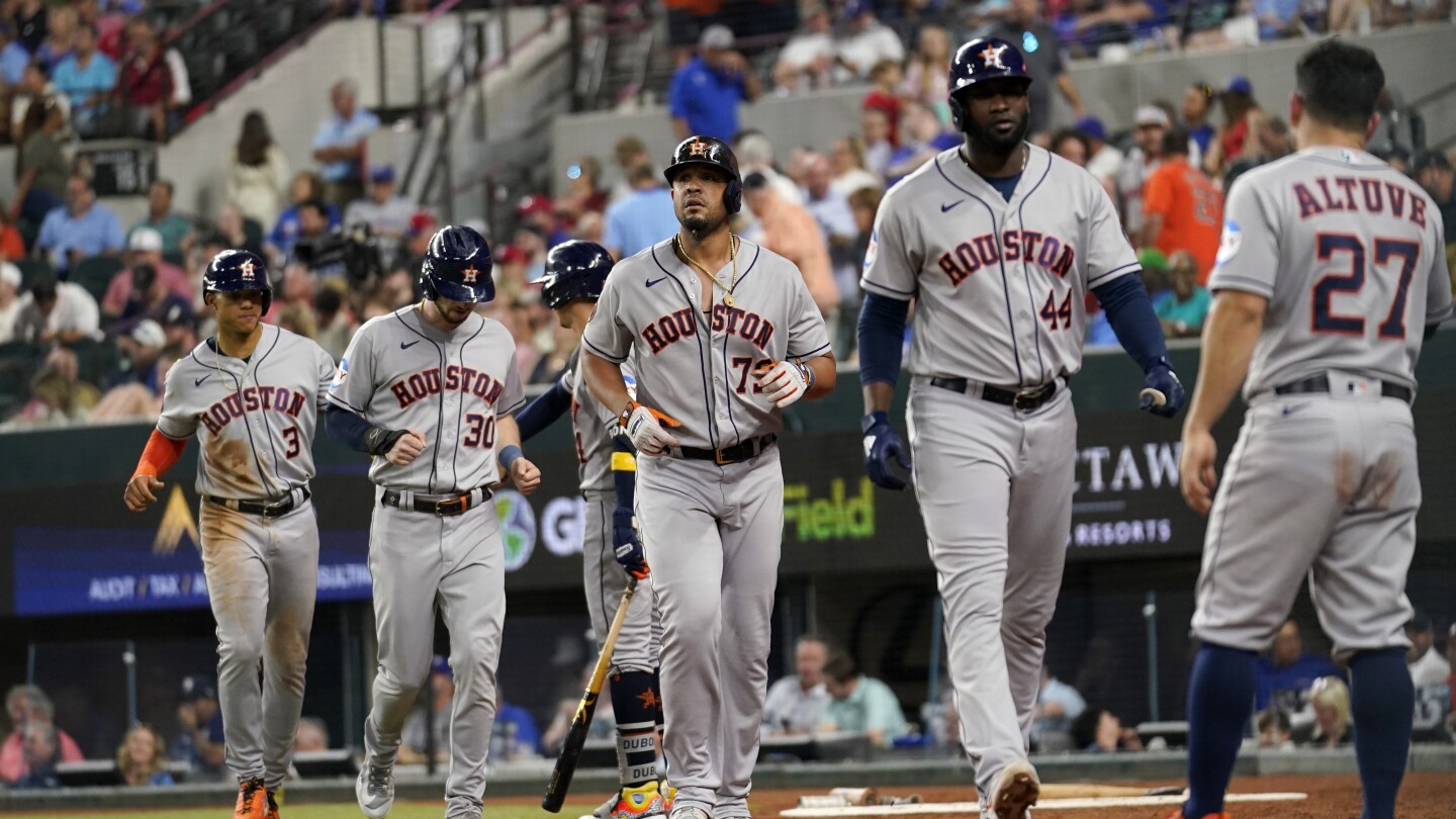 Astros gets surprising injury updates on Yordan Alvarez, Jeremy Pena