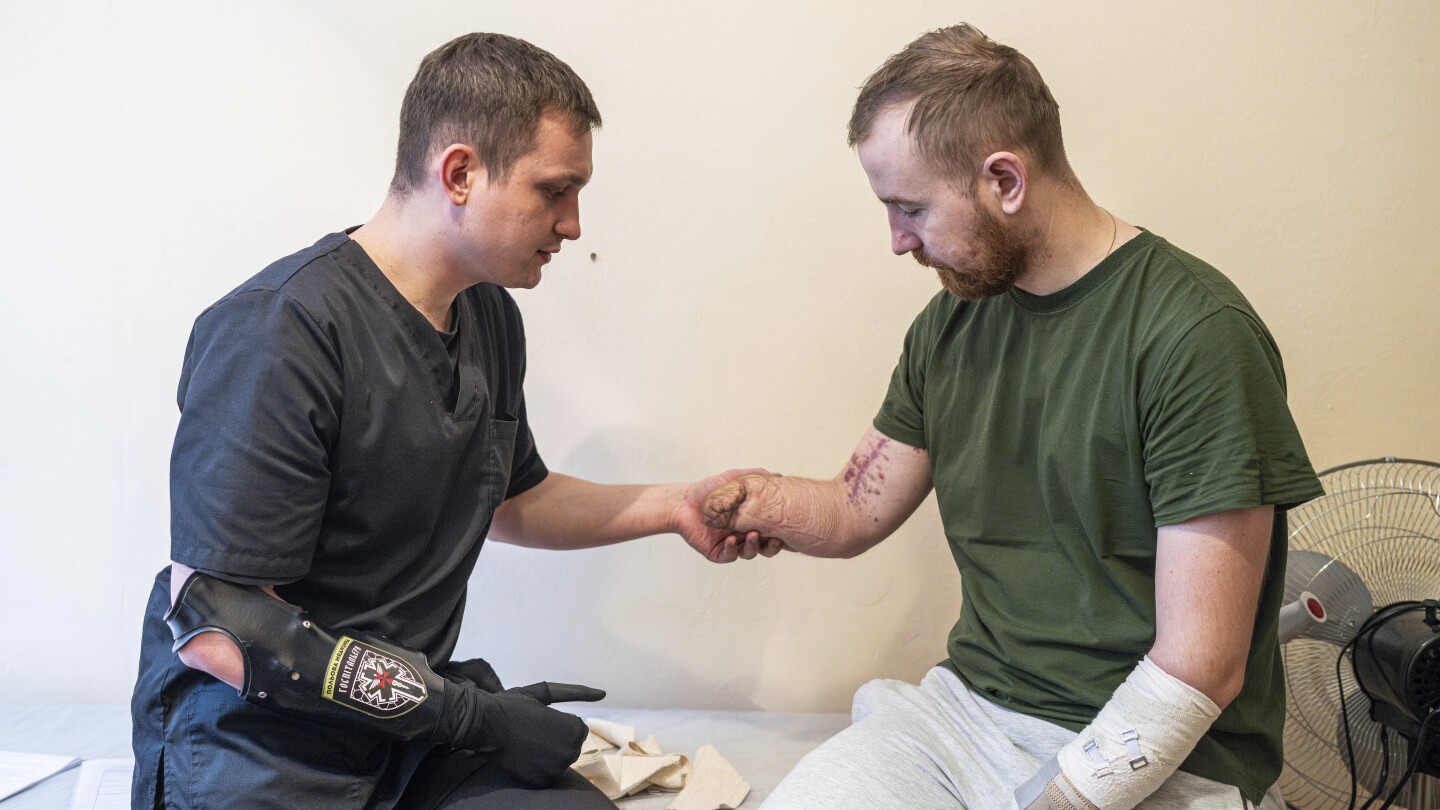 Войната им отне крайниците. Сега бионични протези дават сила на ранените украински войници