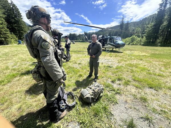 Manhunt narrows for ex-soldier wanted in deaths of 3 ...