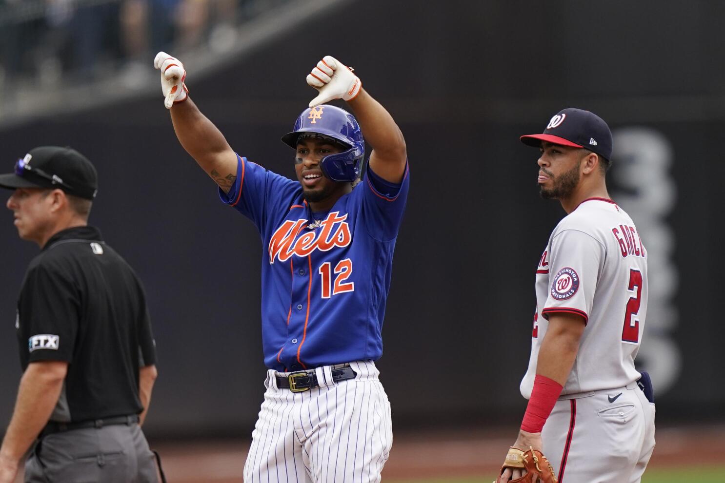 Mets players giving their fans the 'thumbs down,' explained 